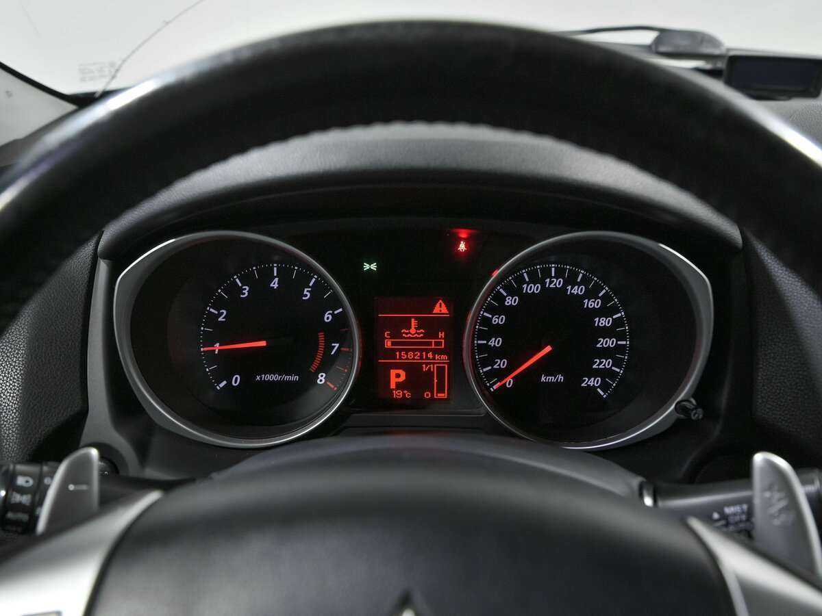 Mitsubishi ASX с пробегом — 2011 год. Фото: #6