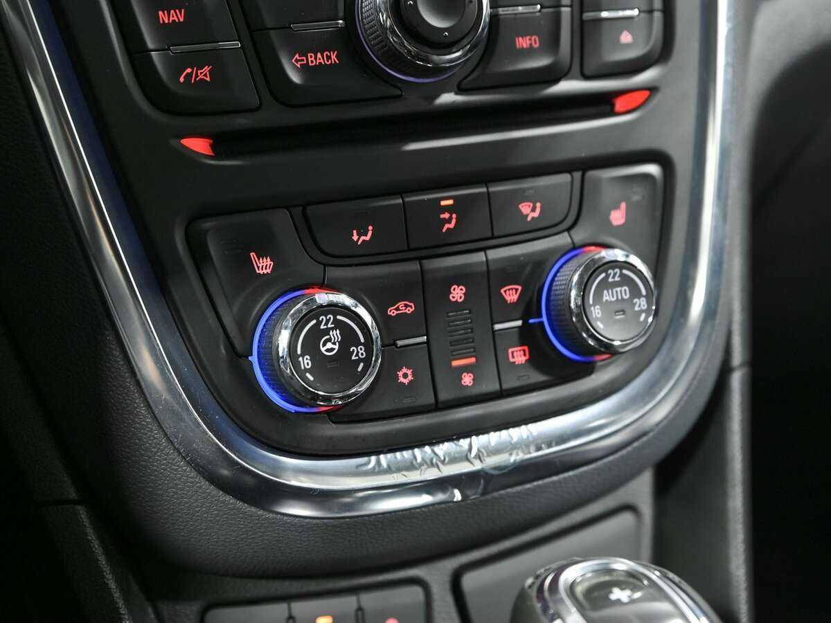 Opel Mokka с пробегом — 2014 год. Фото: #10