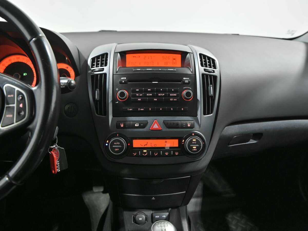 Kia Ceed с пробегом — 2009 год. Фото: #8