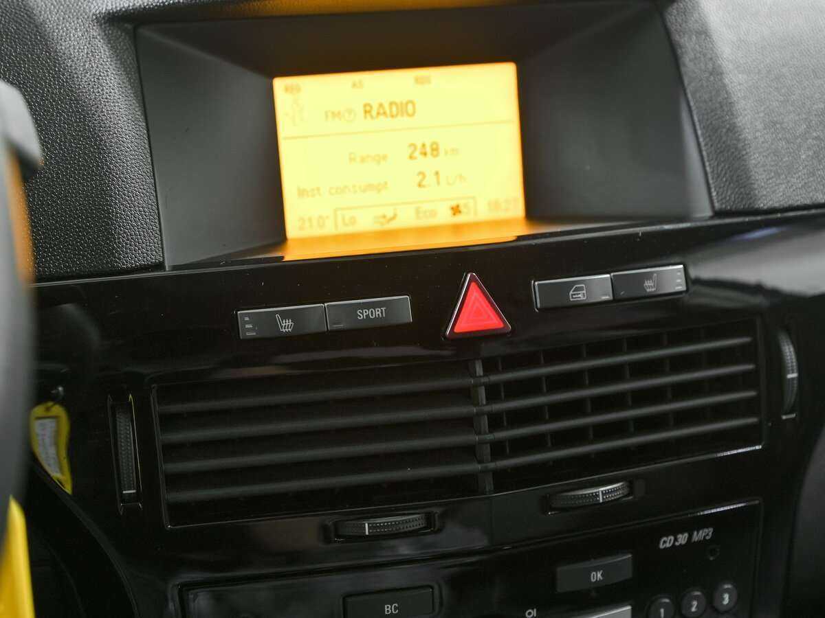 Opel Astra с пробегом — 2007 год. Фото: #9