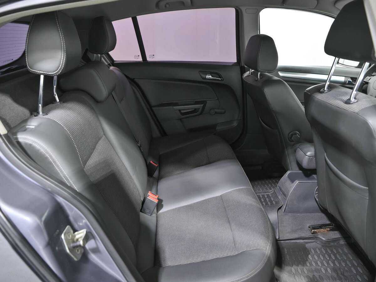 Opel Astra с пробегом — 2007 год. Фото: #12