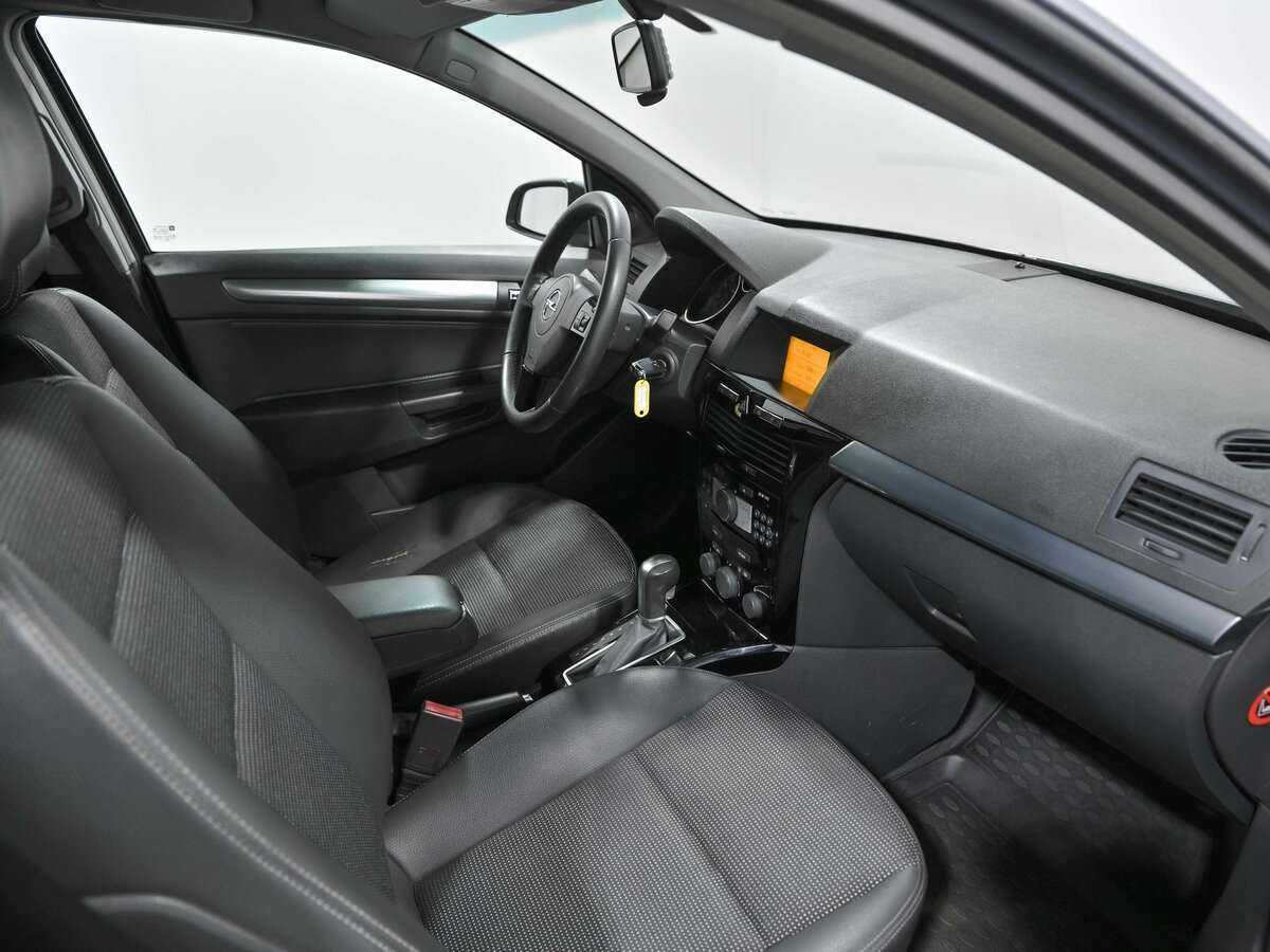 Opel Astra с пробегом — 2007 год. Фото: #13
