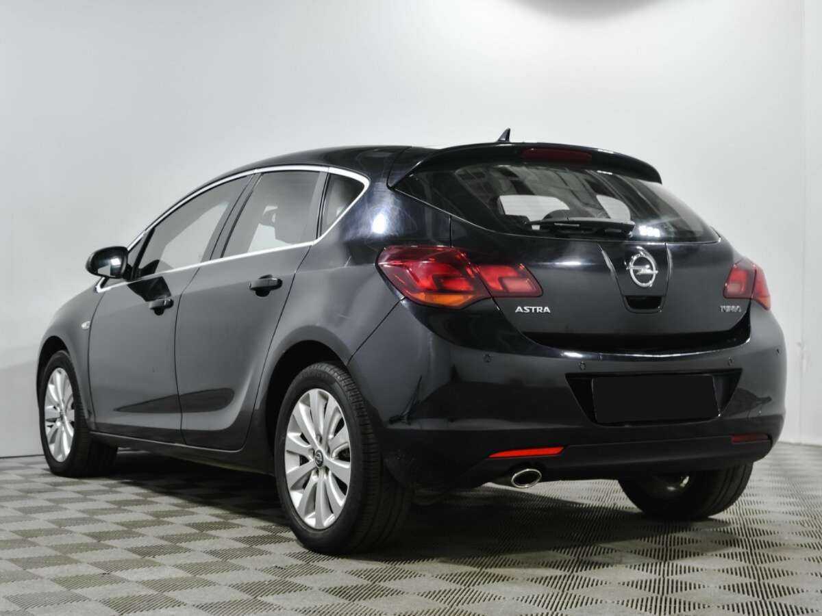 Opel Astra с пробегом — 2010 год. Фото: #5