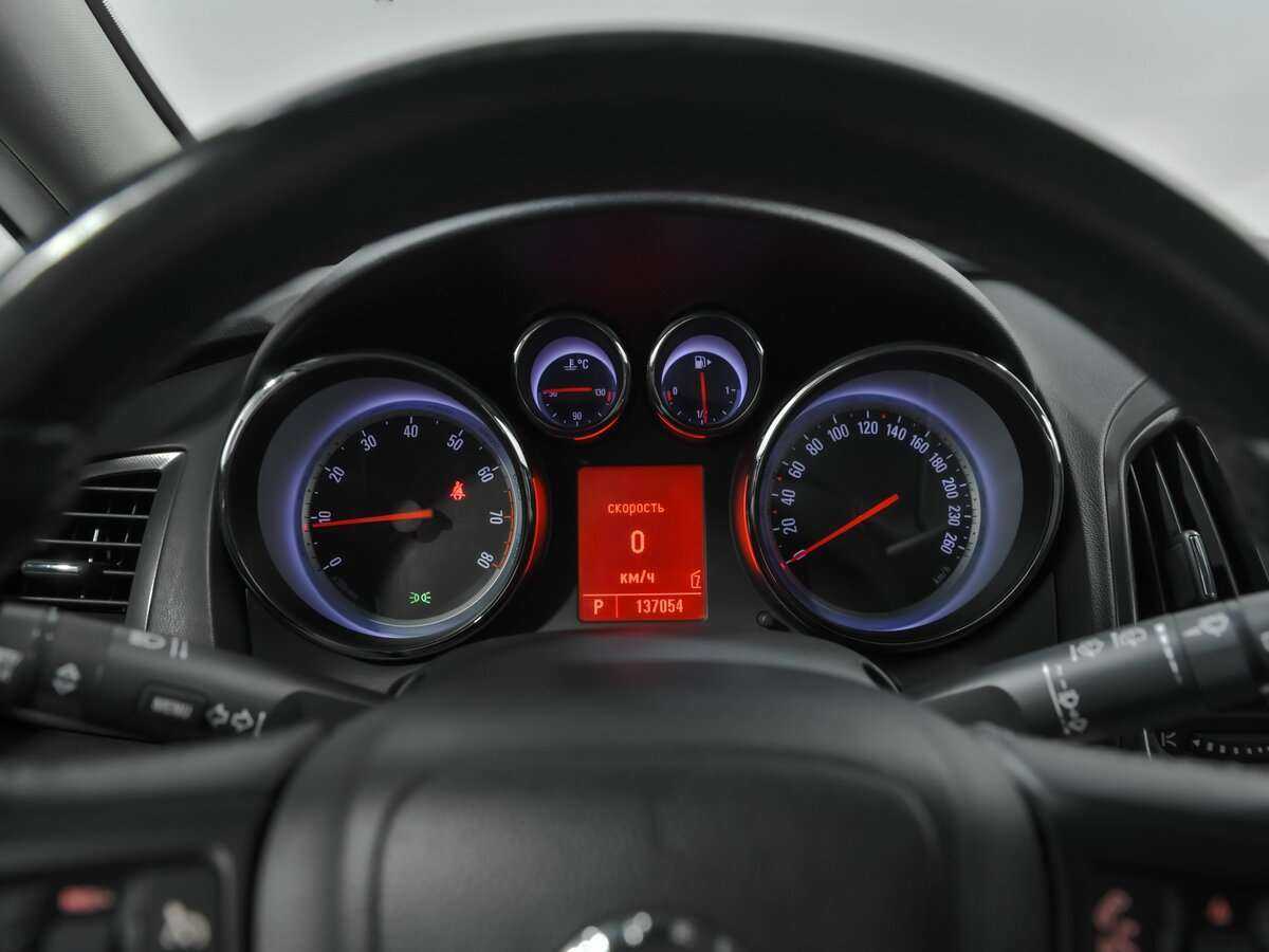 Opel Astra с пробегом — 2010 год. Фото: #6