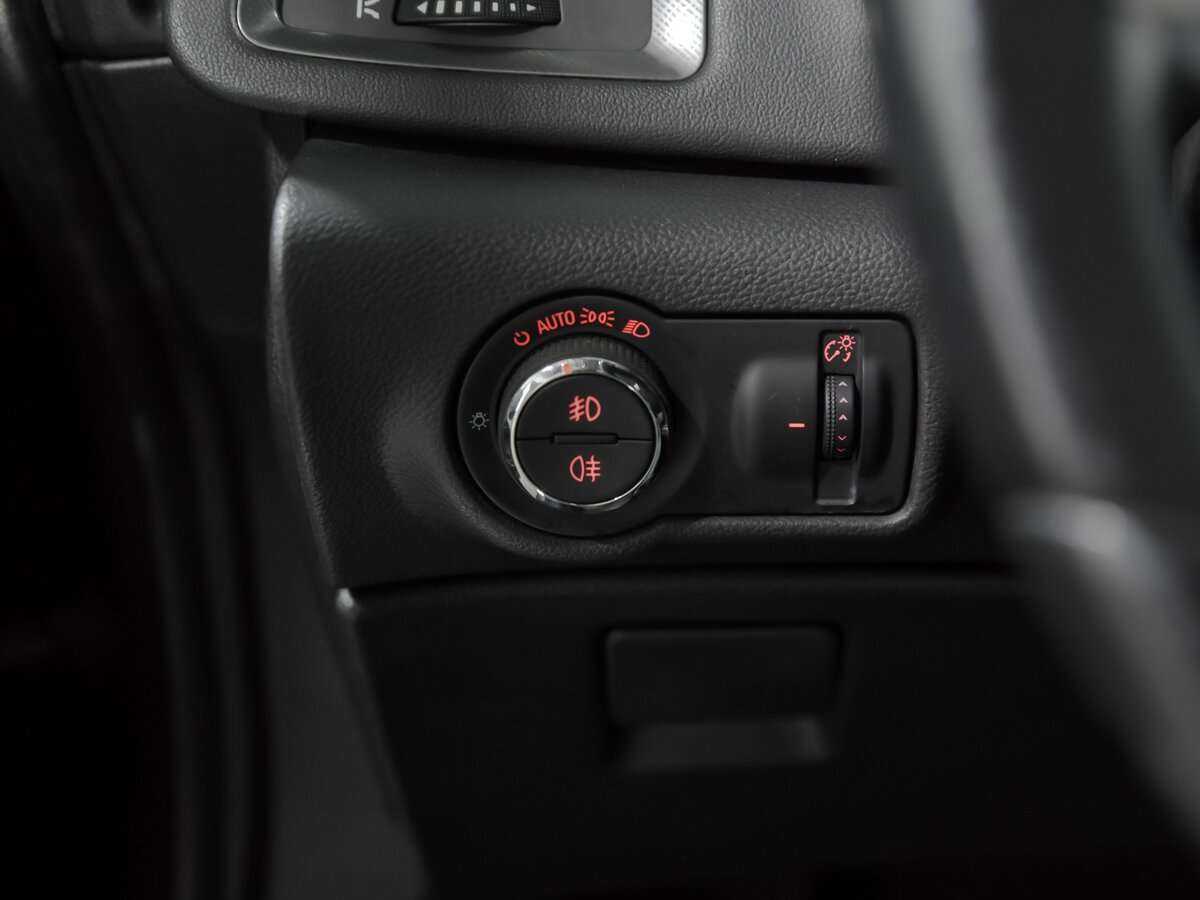 Opel Astra с пробегом — 2010 год. Фото: #10