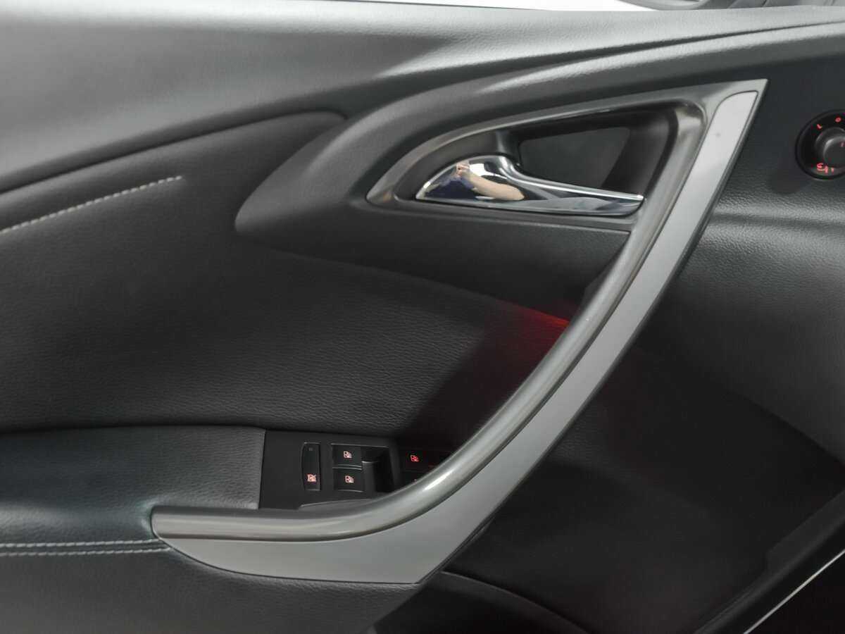 Opel Astra с пробегом — 2010 год. Фото: #11