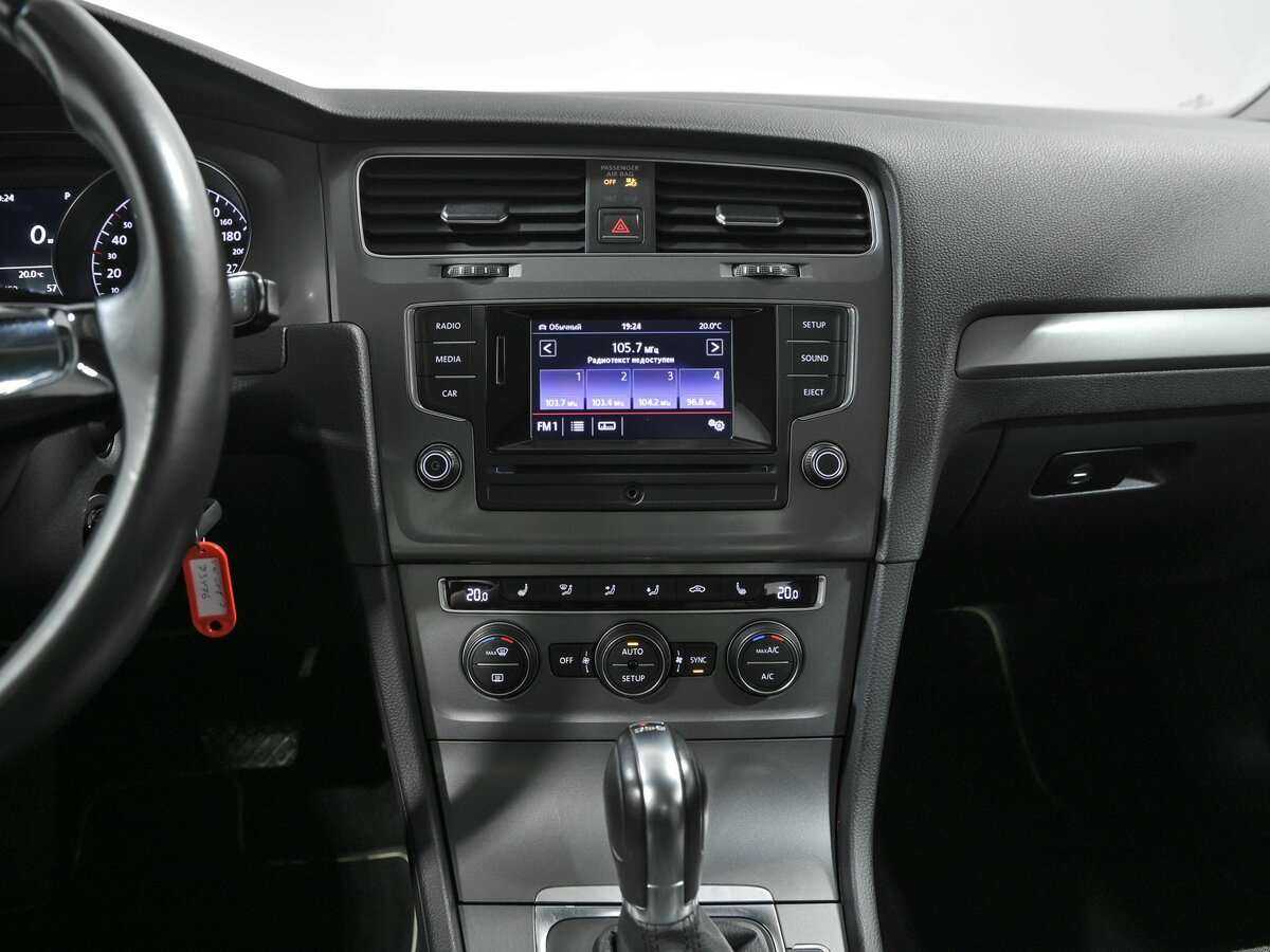 Volkswagen Golf с пробегом — 2013 год. Фото: #9