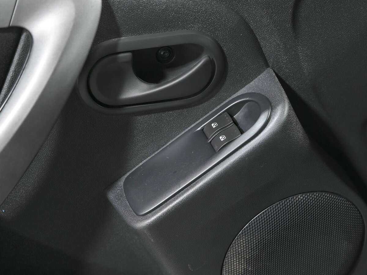 Renault Duster с пробегом — 2014 год. Фото: #11