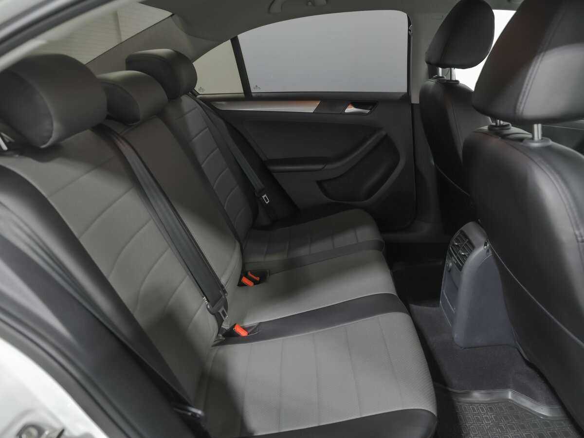 Volkswagen Jetta с пробегом — 2016 год. Фото: #9