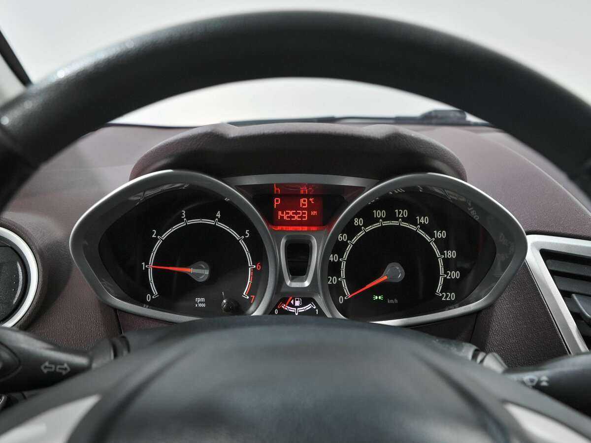 Ford Fiesta с пробегом — 2010 год. Фото: #6