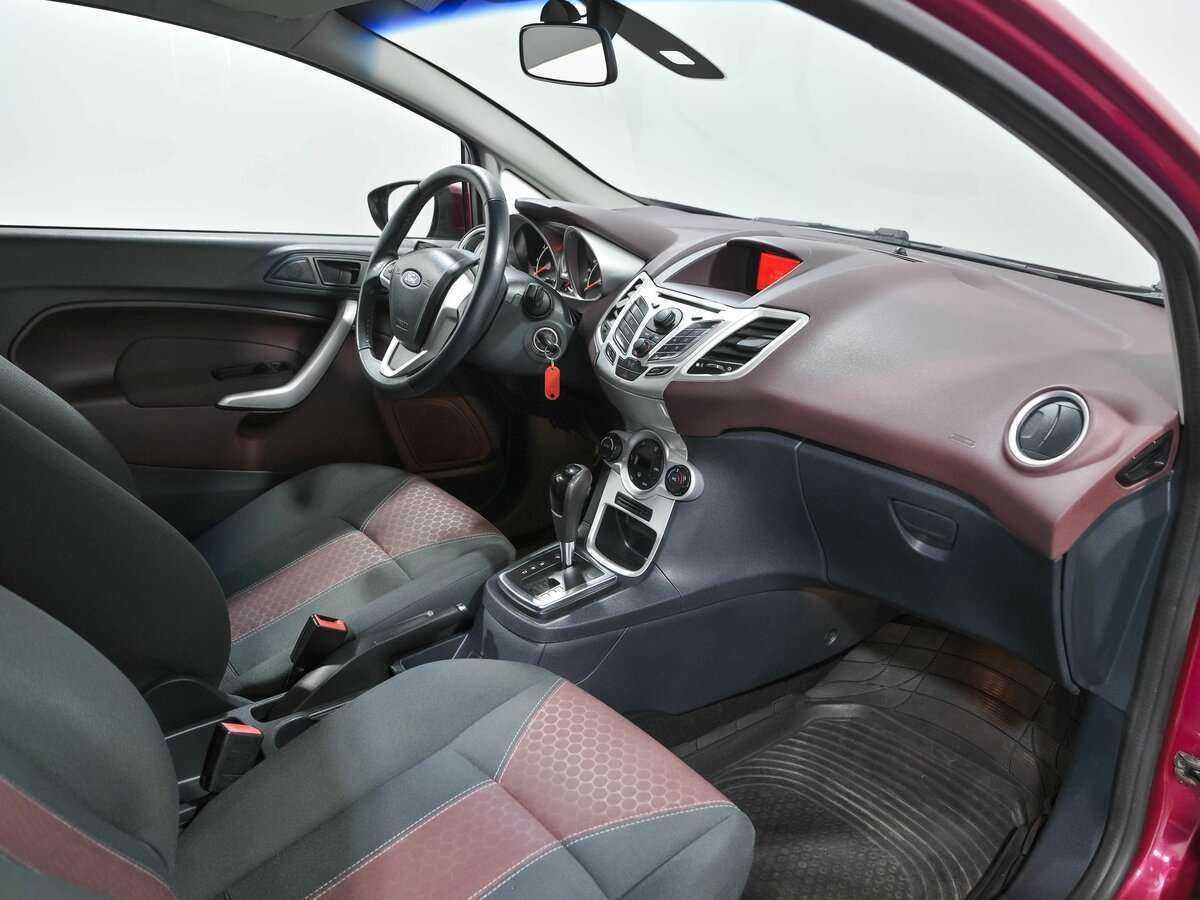 Ford Fiesta с пробегом — 2010 год. Фото: #13