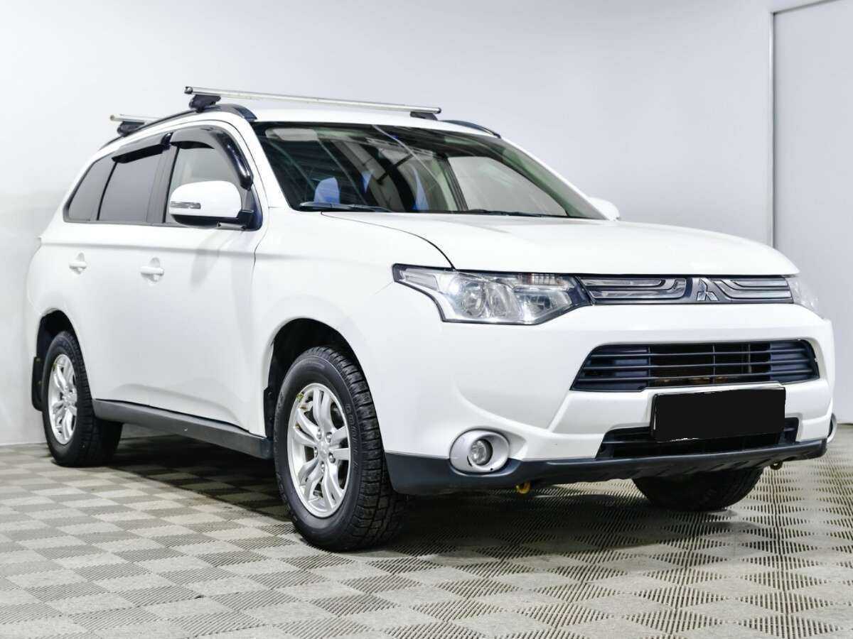 Mitsubishi Outlander с пробегом — 2013 год. Фото: #2