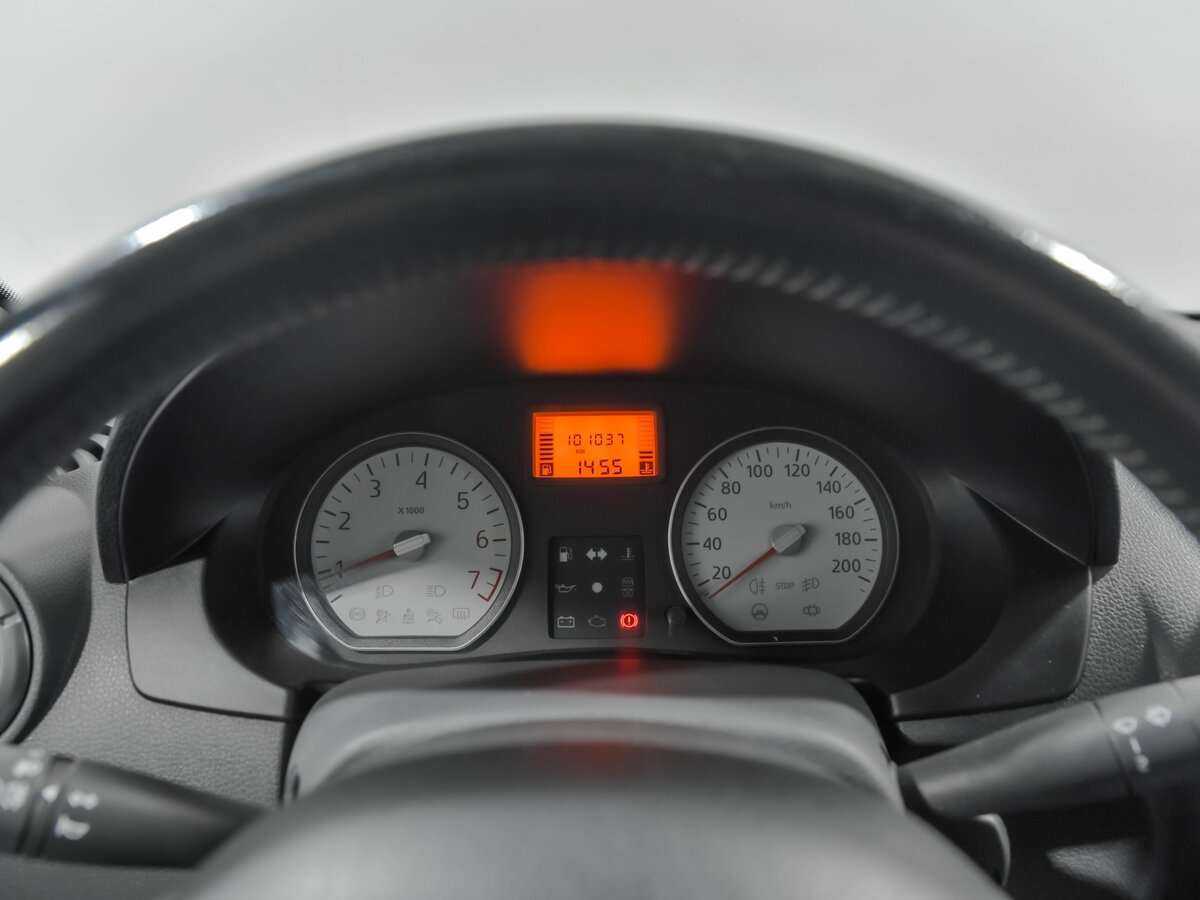 Renault Logan с пробегом — 2009 год. Фото: #6