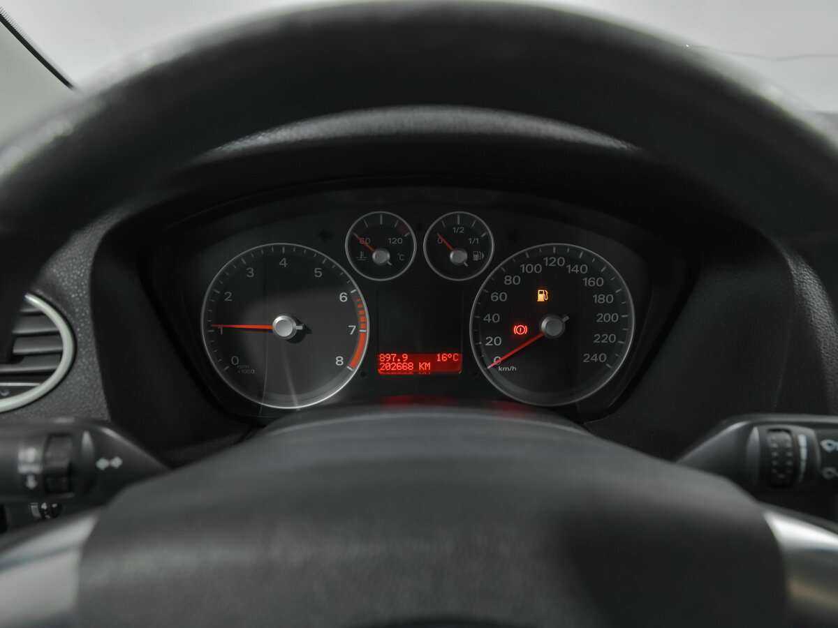 Ford Focus с пробегом — 2008 год. Фото: #5