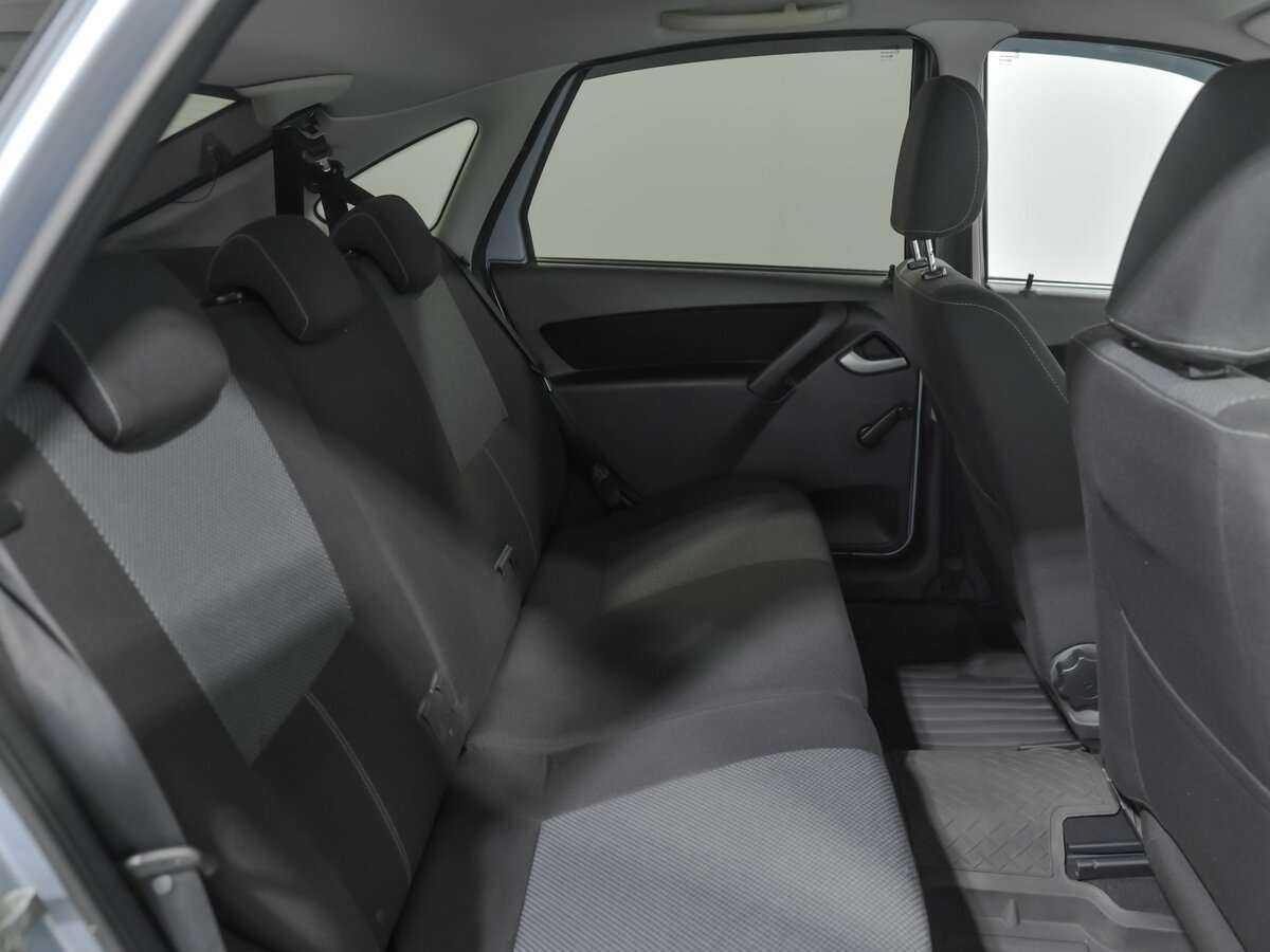 Lada (ВАЗ) Granta с пробегом — 2015 год. Фото: #11