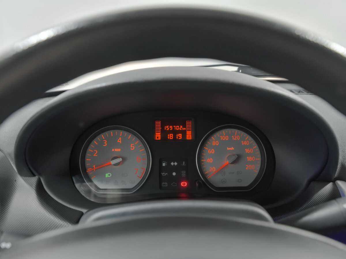 Renault Logan с пробегом — 2011 год. Фото: #6