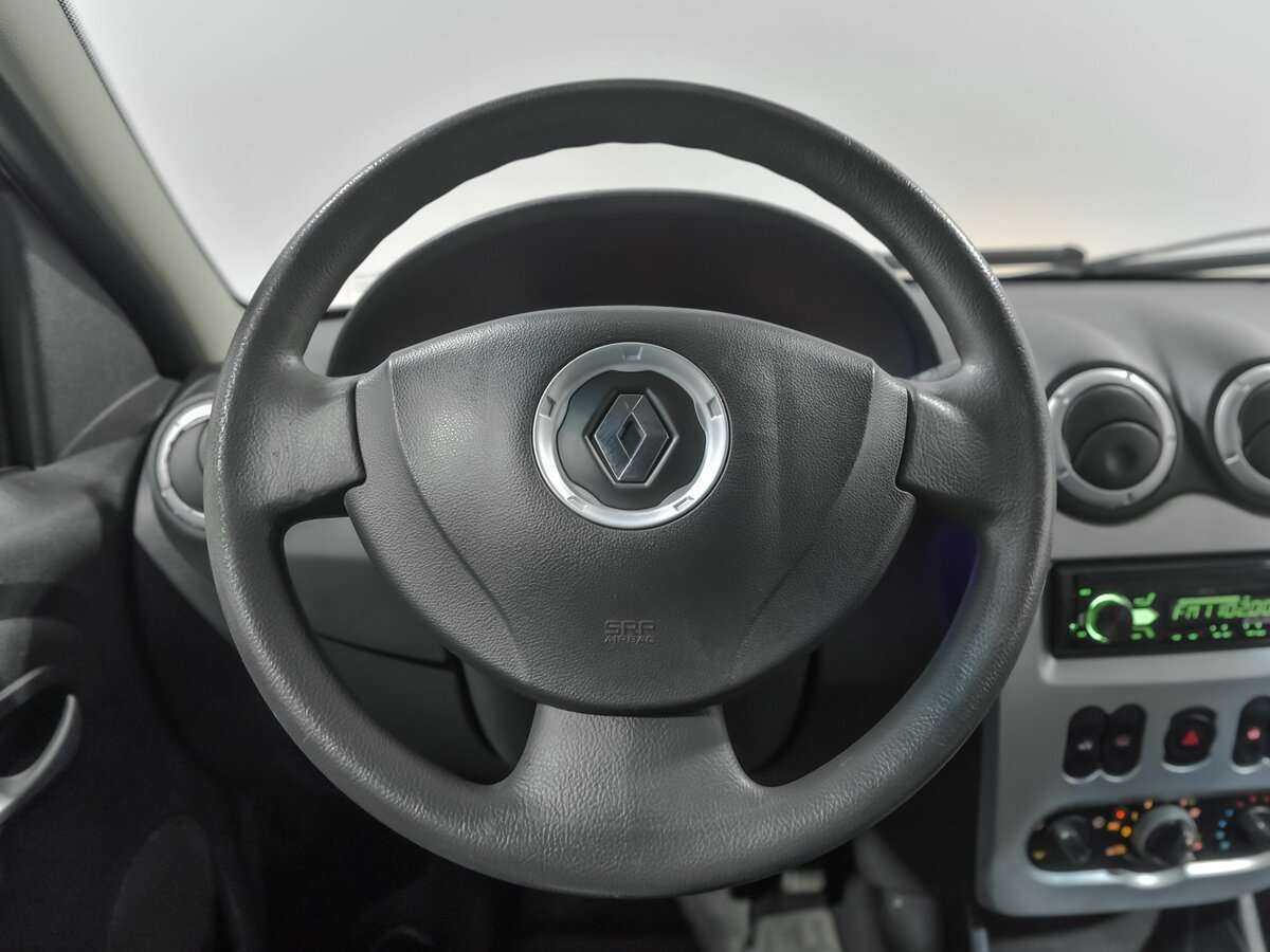 Renault Logan с пробегом — 2011 год. Фото: #7