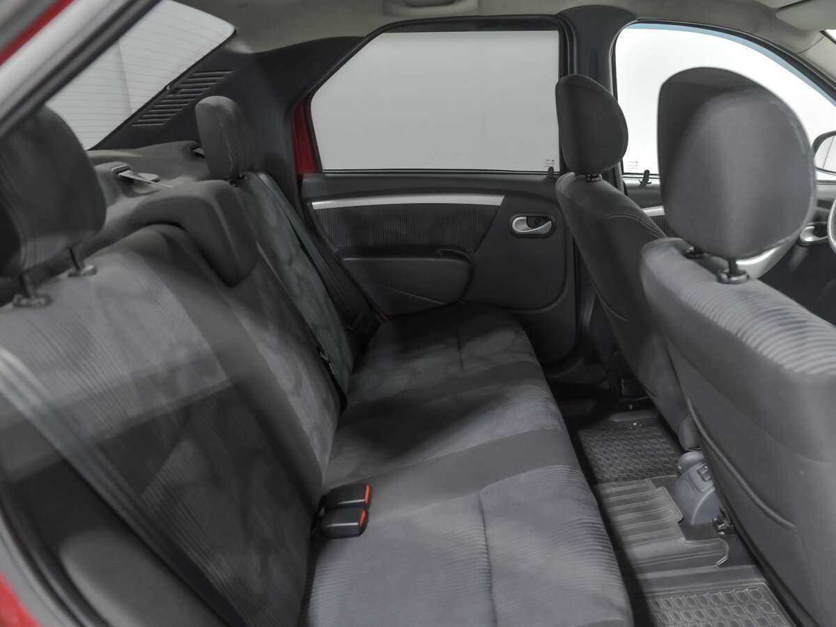 Renault Logan с пробегом — 2011 год. Фото: #10