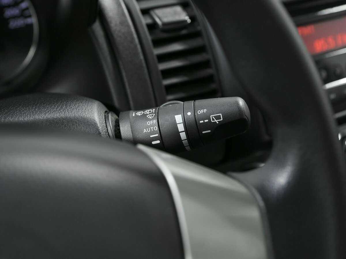 Nissan Note с пробегом — 2013 год. Фото: #9