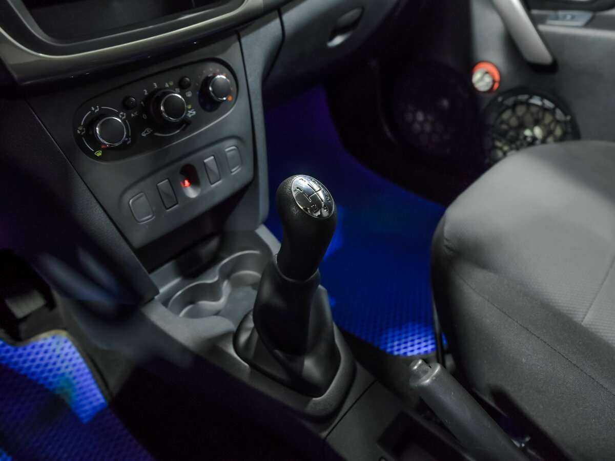 Renault Logan с пробегом — 2018 год. Фото: #9