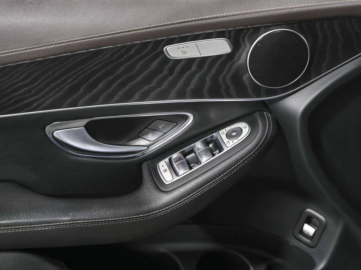 Mercedes-Benz GLC с пробегом — 2016 год. Фото: #16