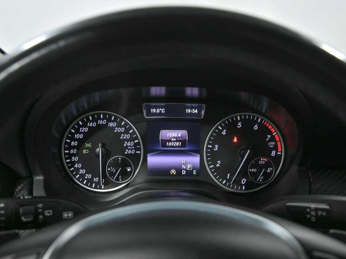 Mercedes-Benz GLA с пробегом — 2015 год. Фото: #7