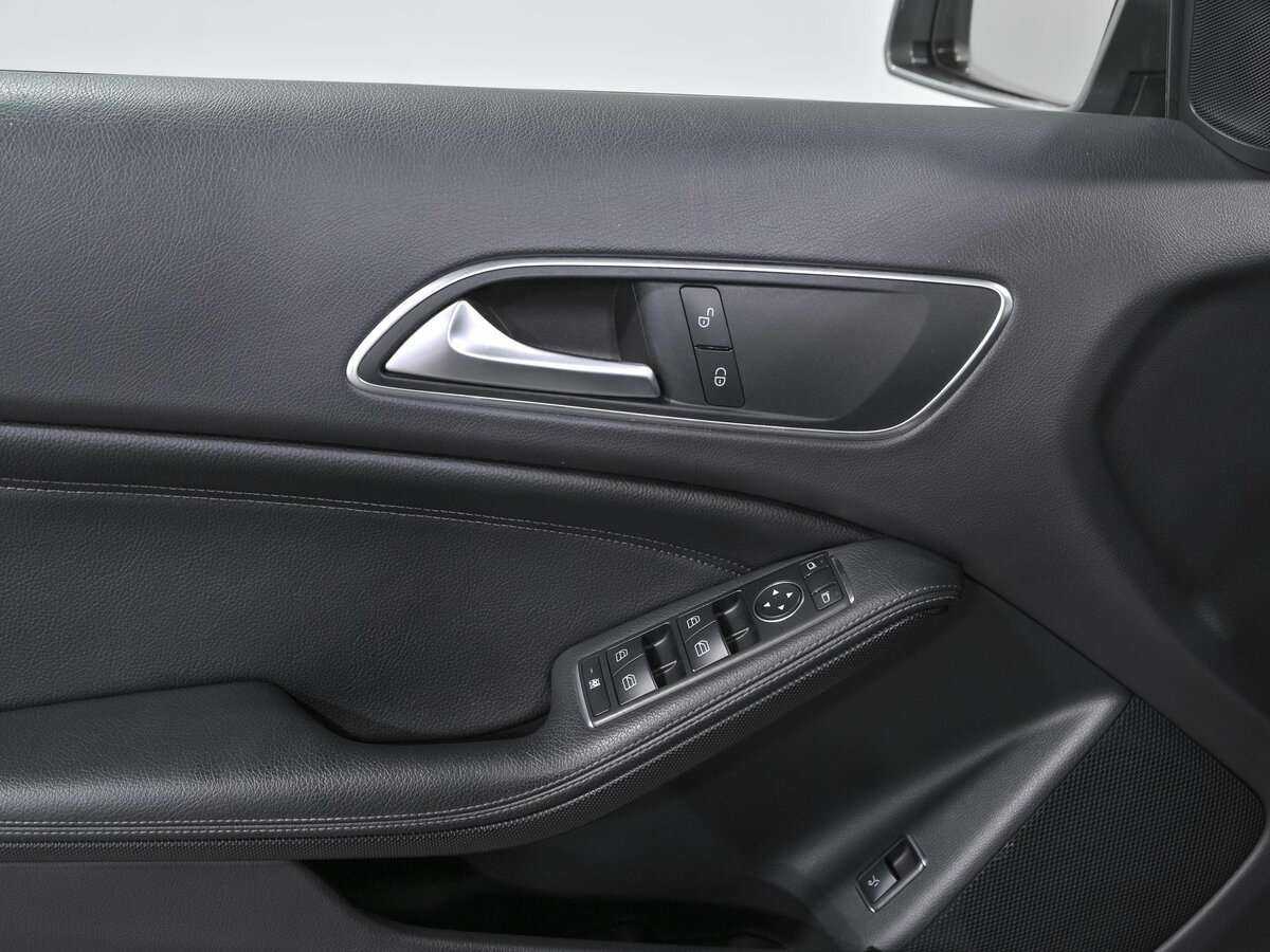 Mercedes-Benz GLA с пробегом — 2015 год. Фото: #13