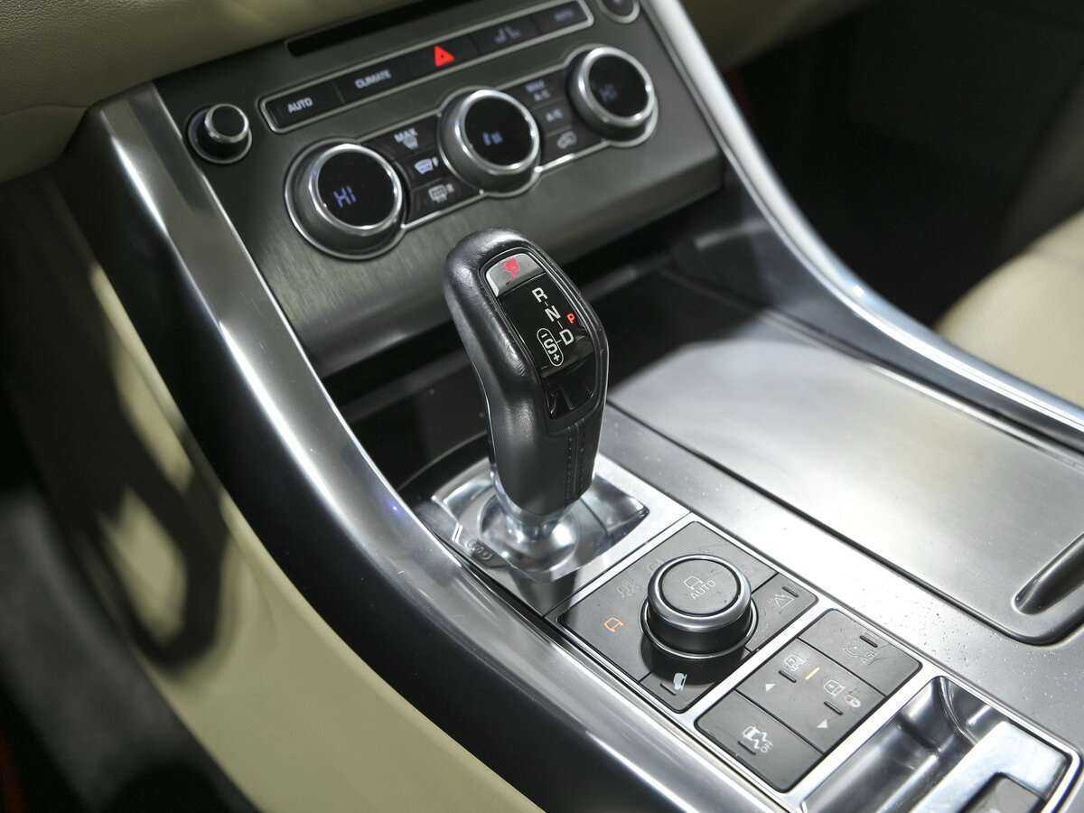 Land Rover Range Rover Sport с пробегом — 2013 год. Фото: #12