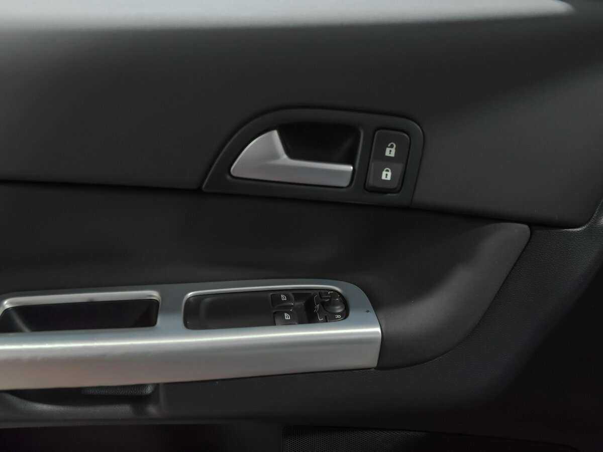 Volvo C30 с пробегом — 2011 год. Фото: #10