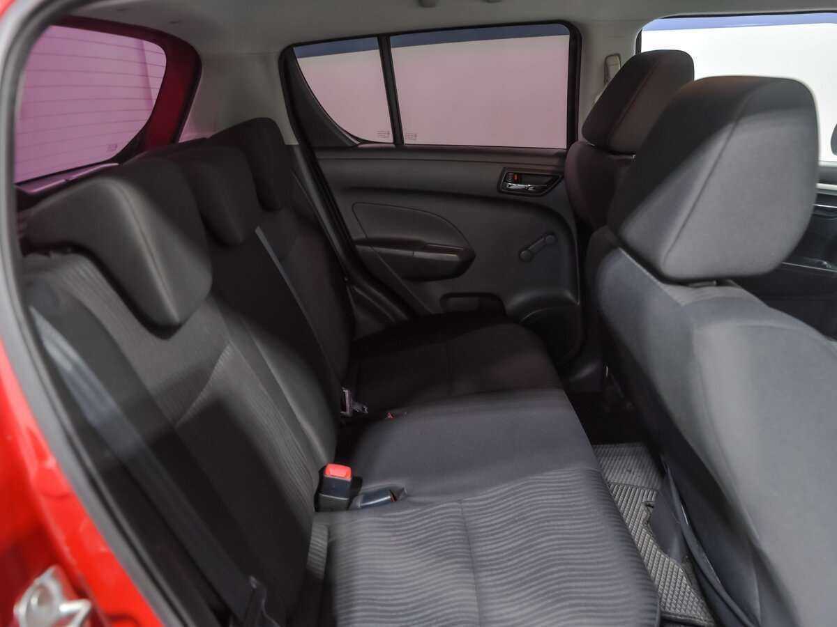 Suzuki Swift с пробегом — 2011 год. Фото: #12