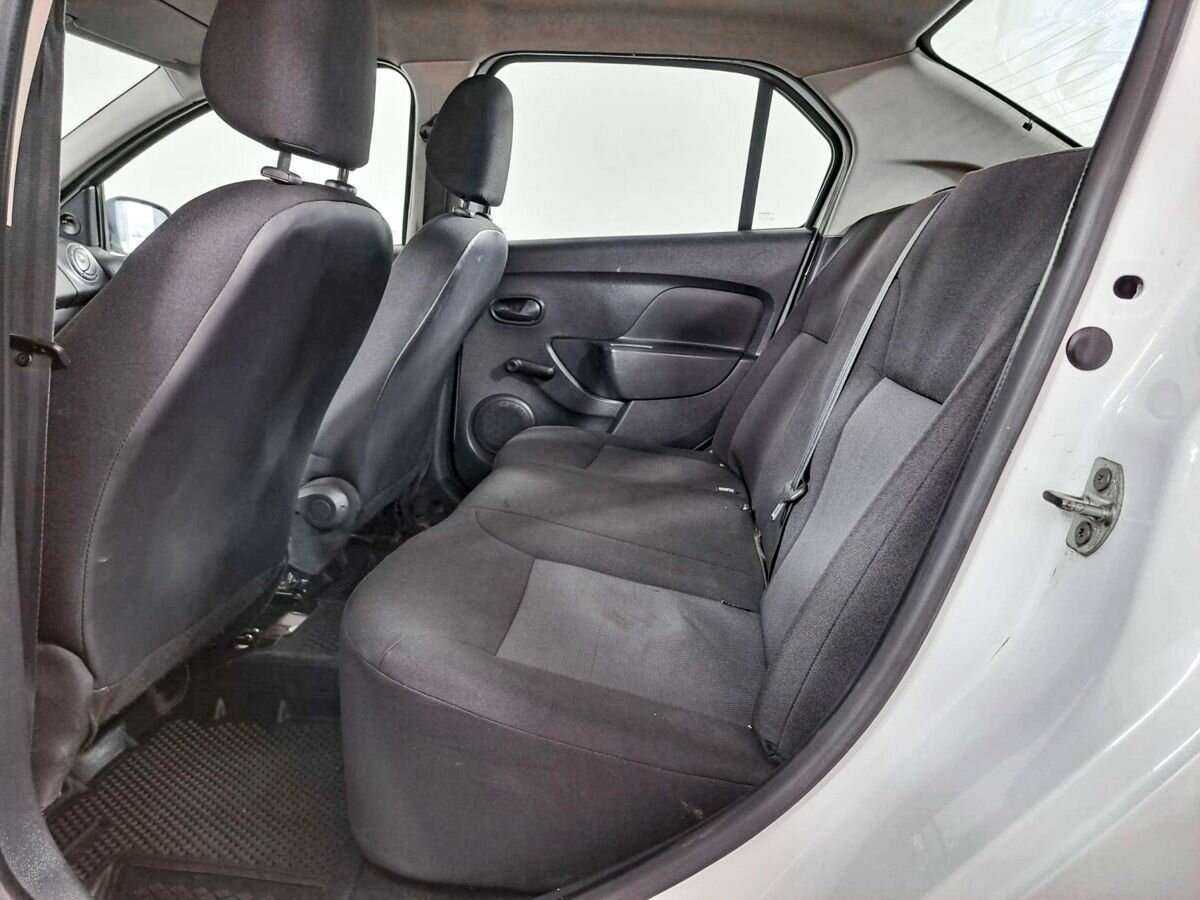 Renault Logan с пробегом — 2016 год. Фото: #11