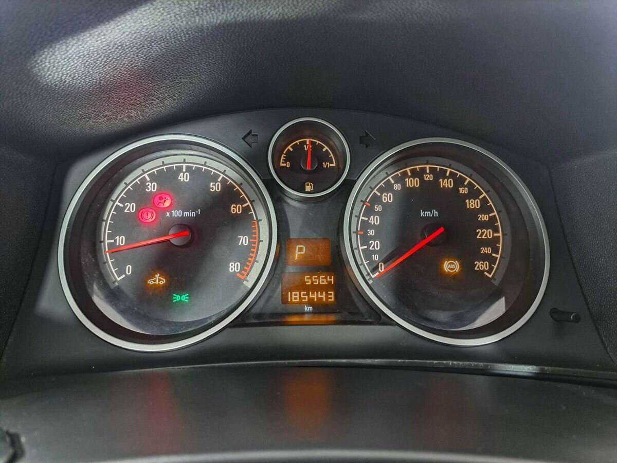 Opel Astra с пробегом — 2008 год. Фото: #12