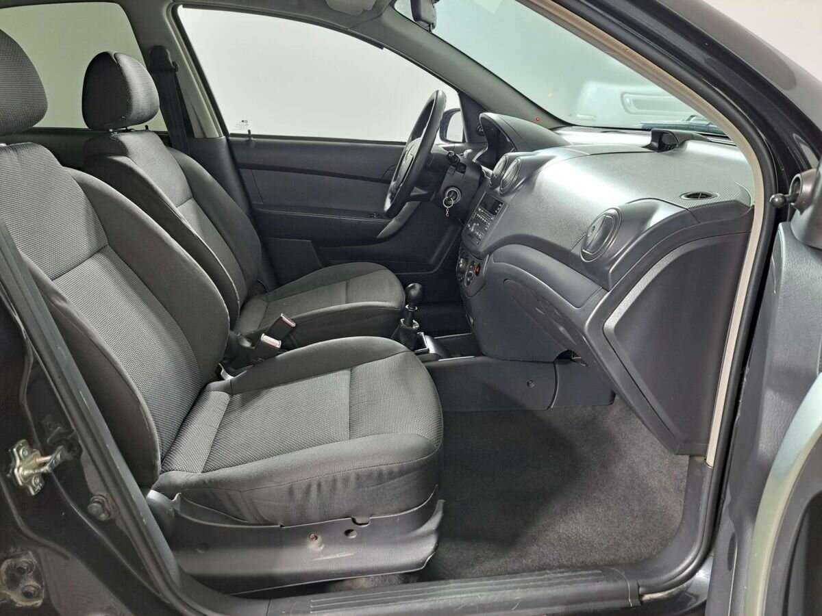 Chevrolet Aveo с пробегом — 2009 год. Фото: #8