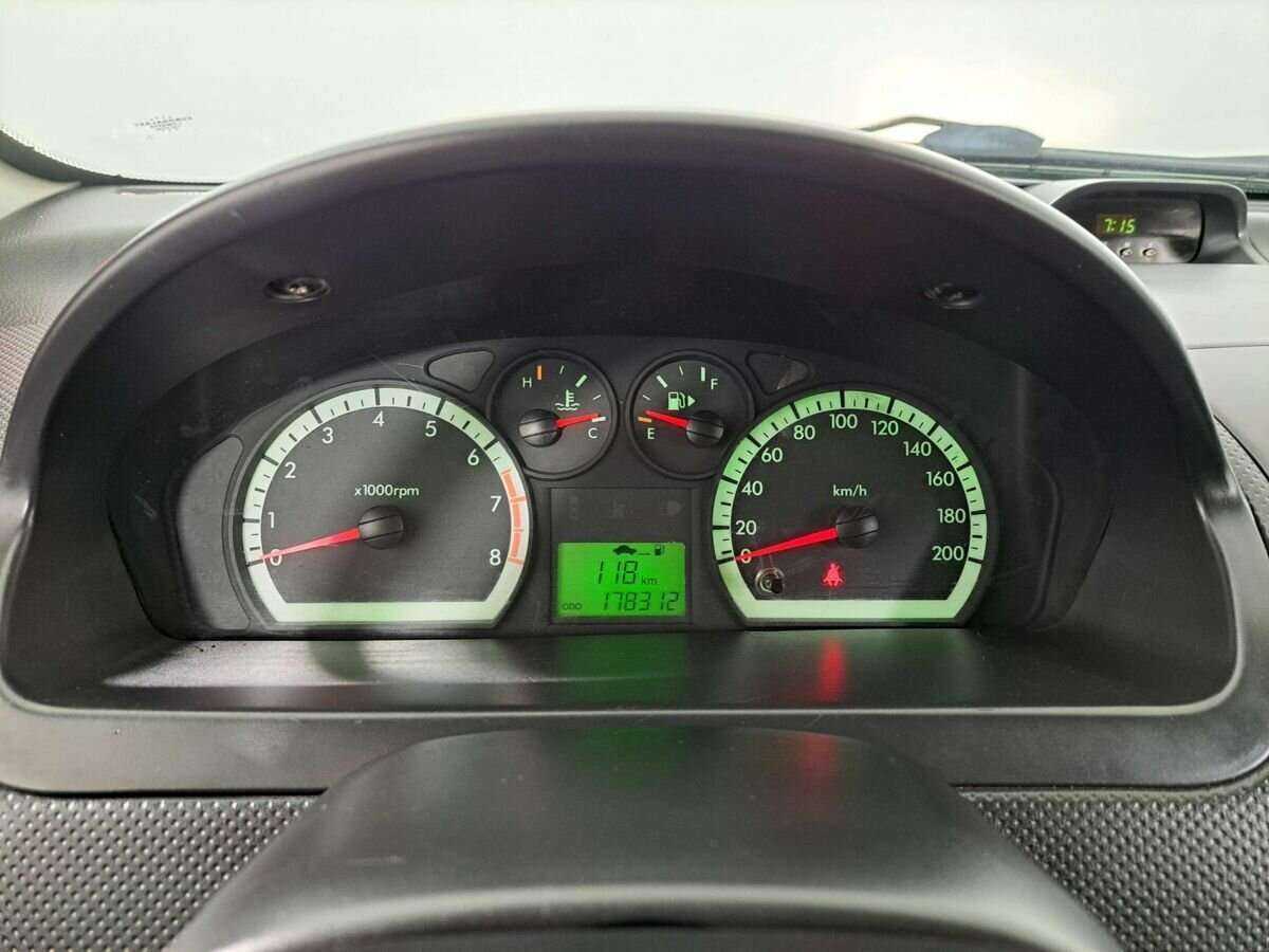 Chevrolet Aveo с пробегом — 2009 год. Фото: #10