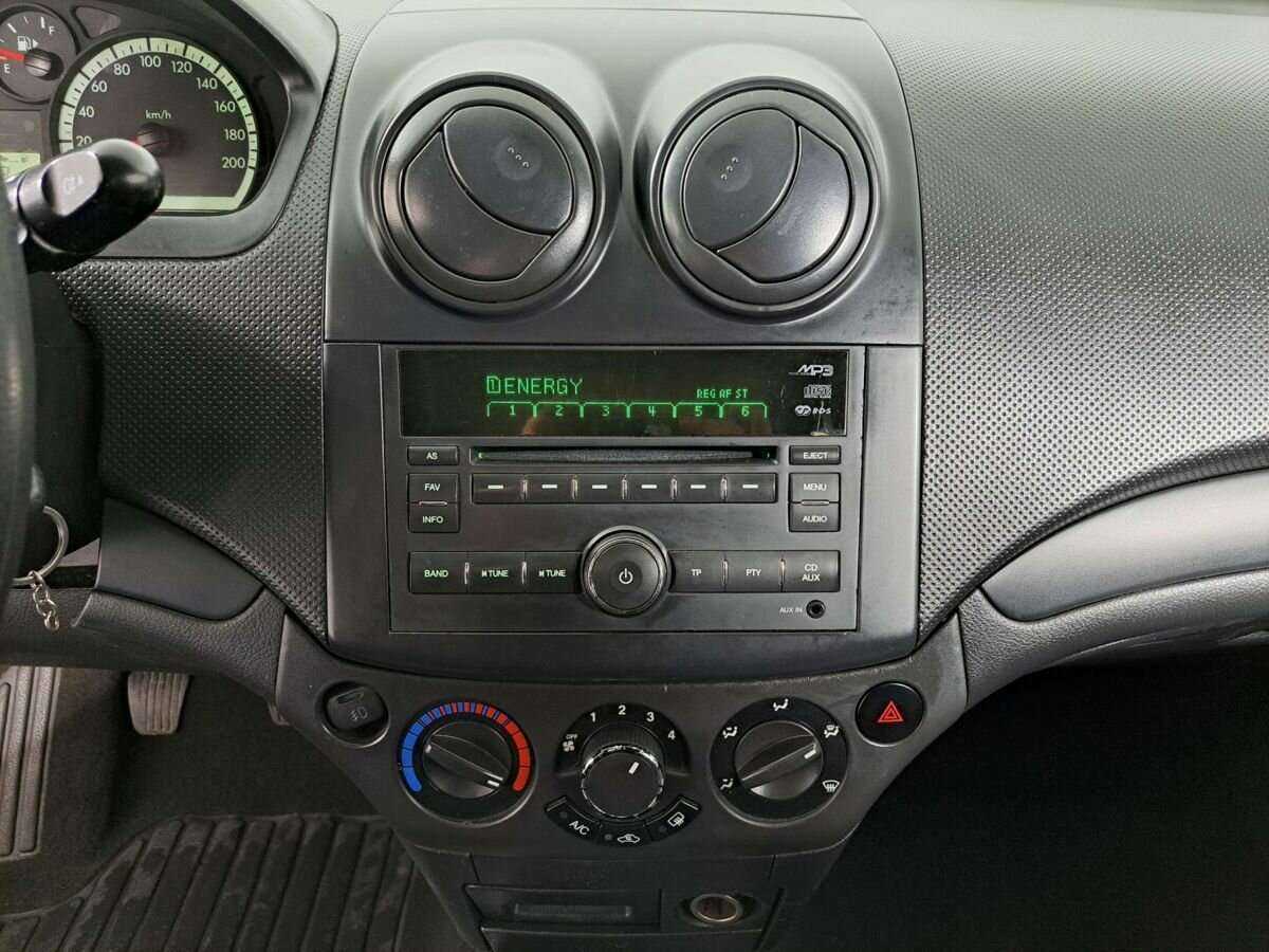 Chevrolet Aveo с пробегом — 2009 год. Фото: #12