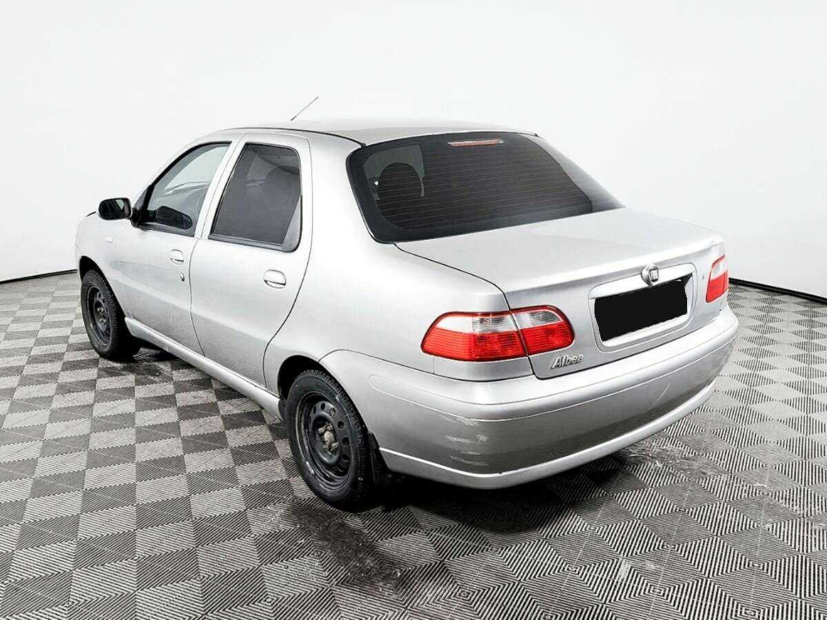 Fiat Albea с пробегом — 2011 год. Фото: #6