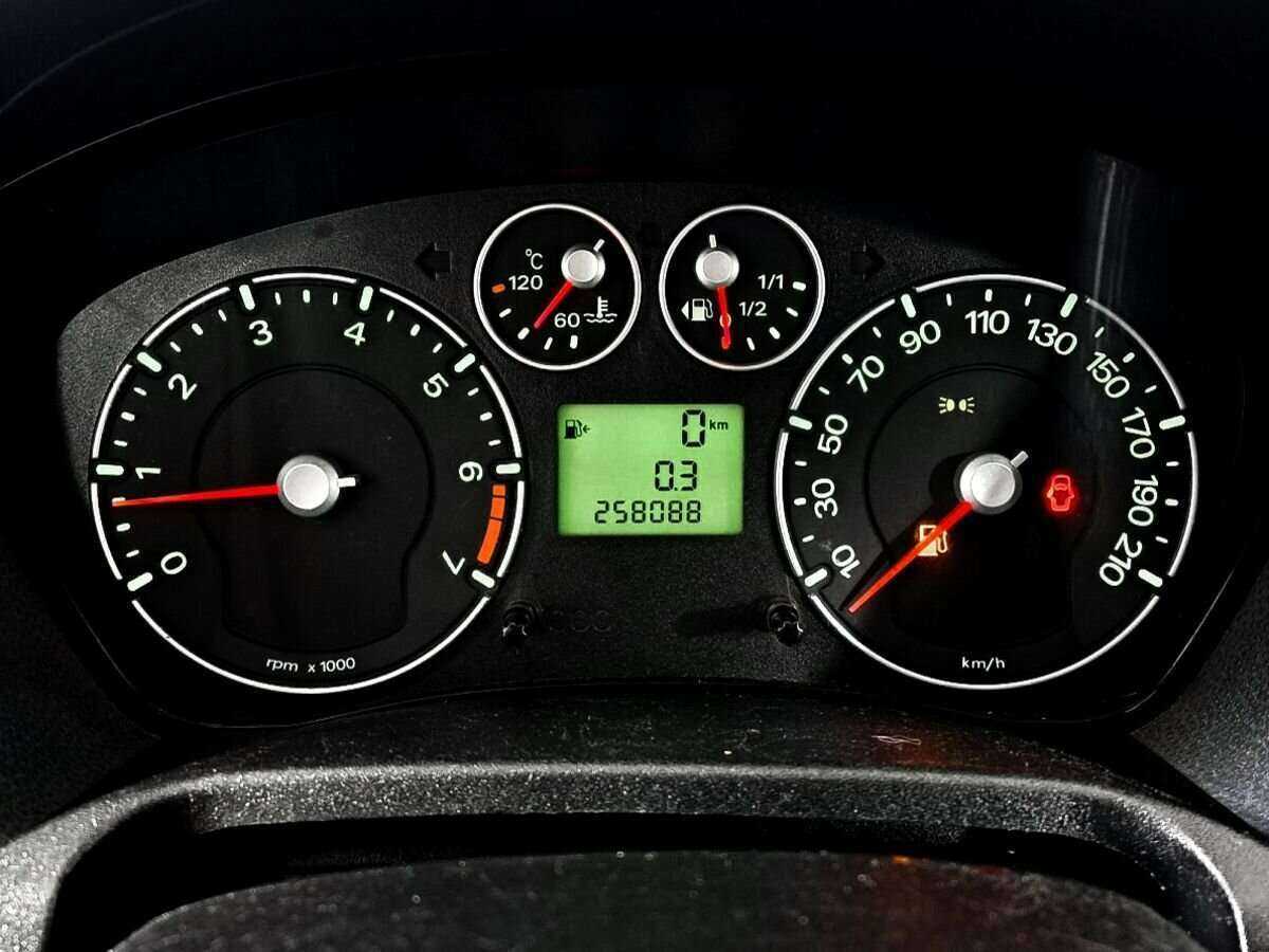 Ford Fiesta с пробегом — 2007 год. Фото: #10