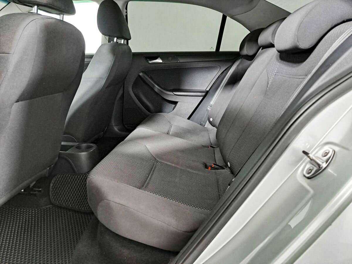 Volkswagen Jetta с пробегом — 2014 год. Фото: #11