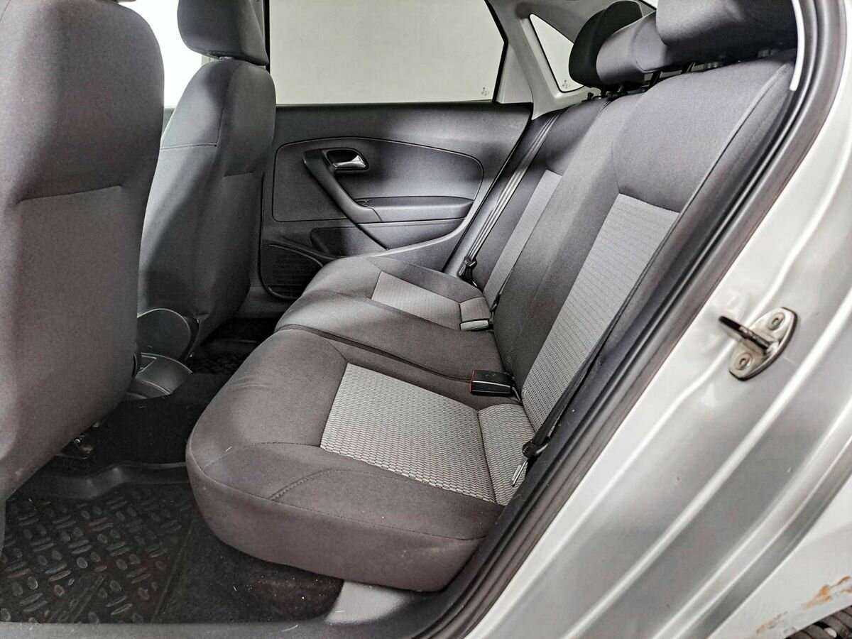 Volkswagen Polo с пробегом — 2012 год. Фото: #9