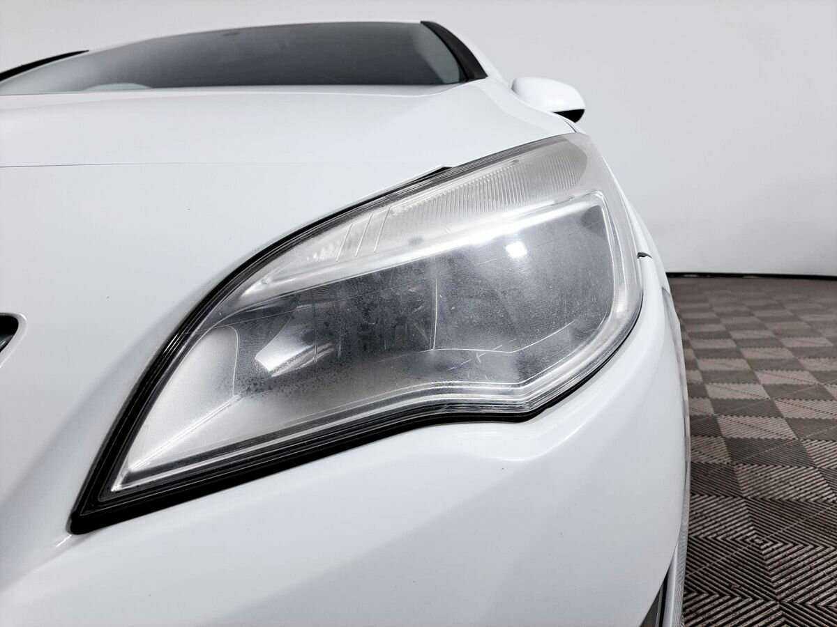 Opel Astra с пробегом — 2011 год. Фото: #16