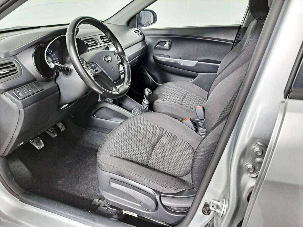 Kia Rio с пробегом — 2015 год. Фото: #13