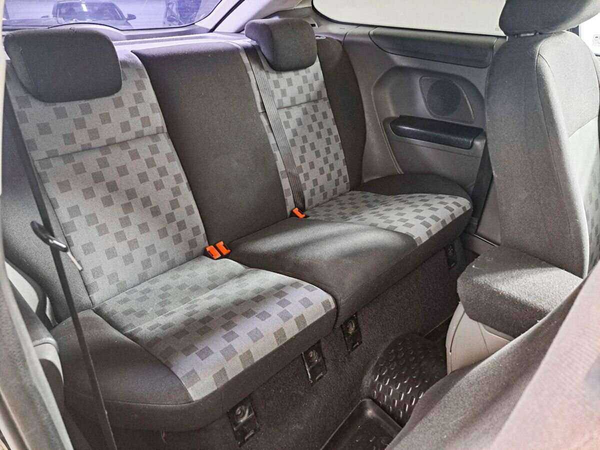 Ford Focus с пробегом — 2007 год. Фото: #10