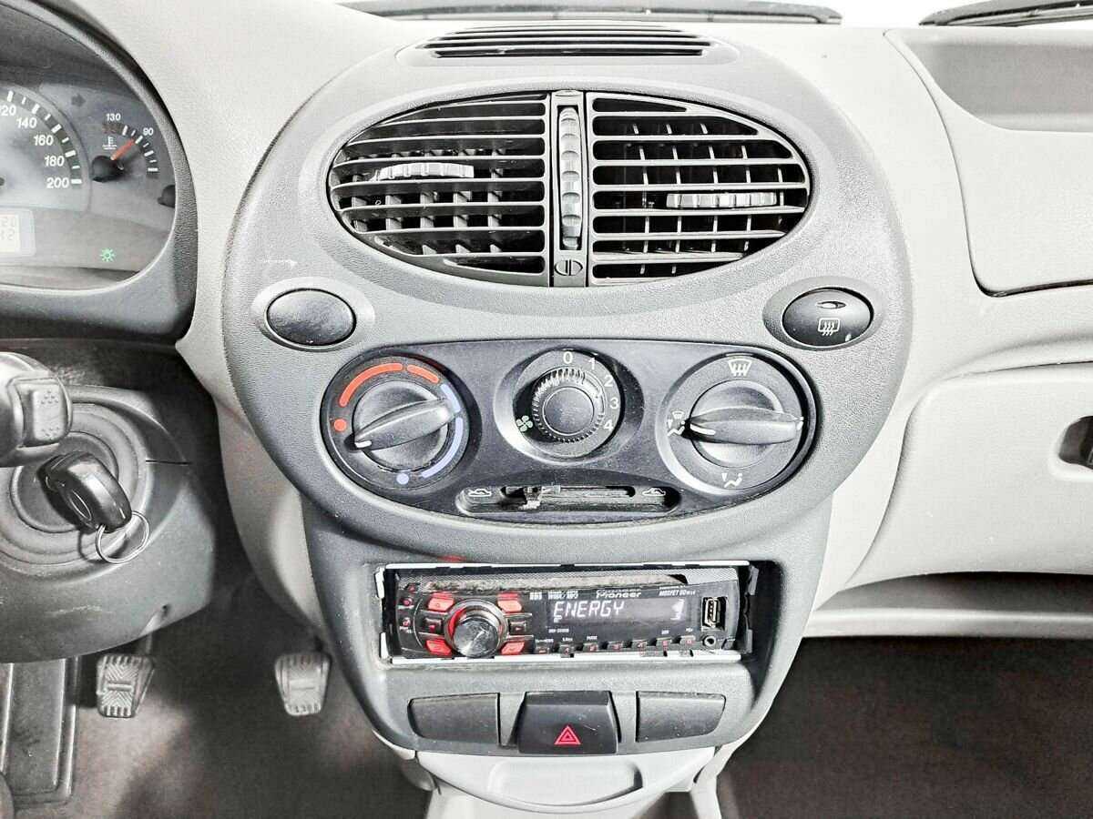 Lada (ВАЗ) Kalina с пробегом — 2011 год. Фото: #14