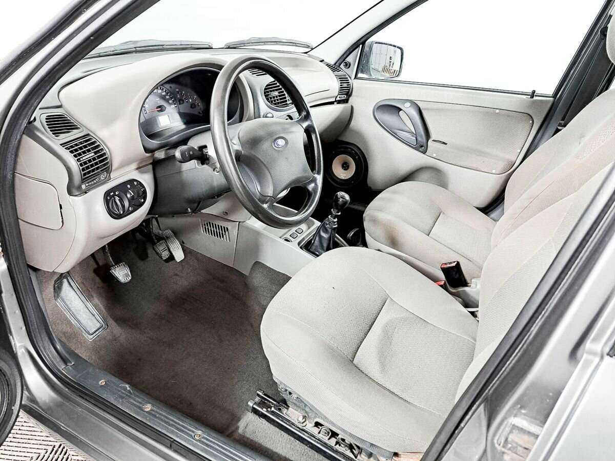 Lada (ВАЗ) Kalina с пробегом — 2011 год. Фото: #15