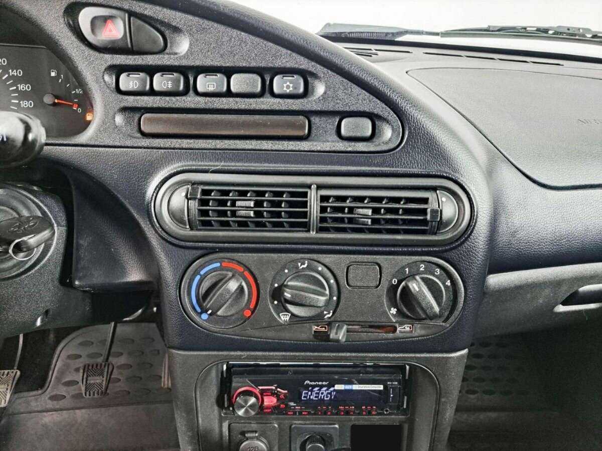 Chevrolet Niva с пробегом — 2016 год. Фото: #12