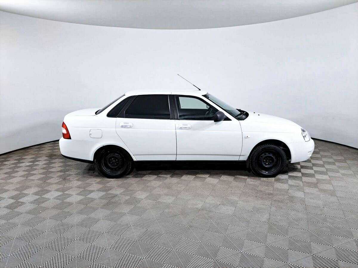 Lada (ВАЗ) Priora с пробегом — 2016 год. Фото: #3