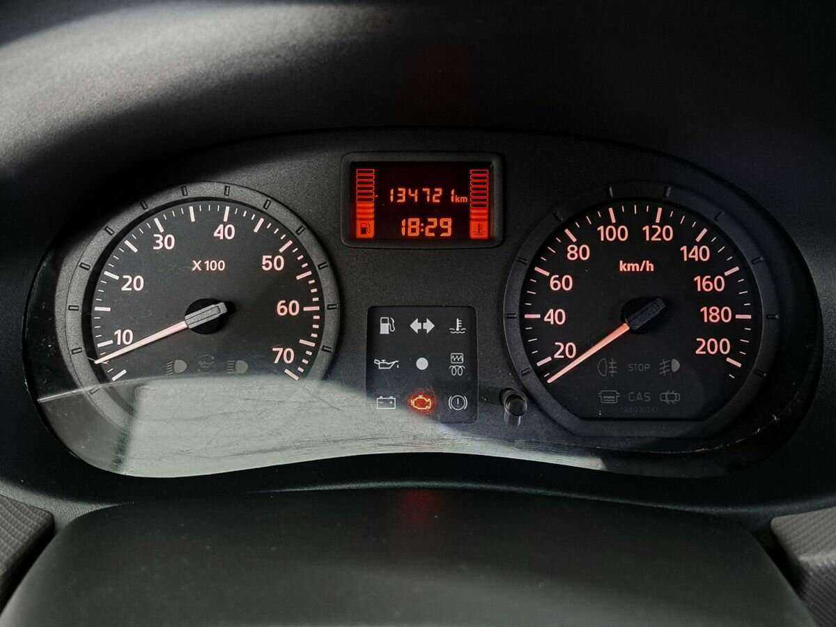 Renault Logan с пробегом — 2012 год. Фото: #7