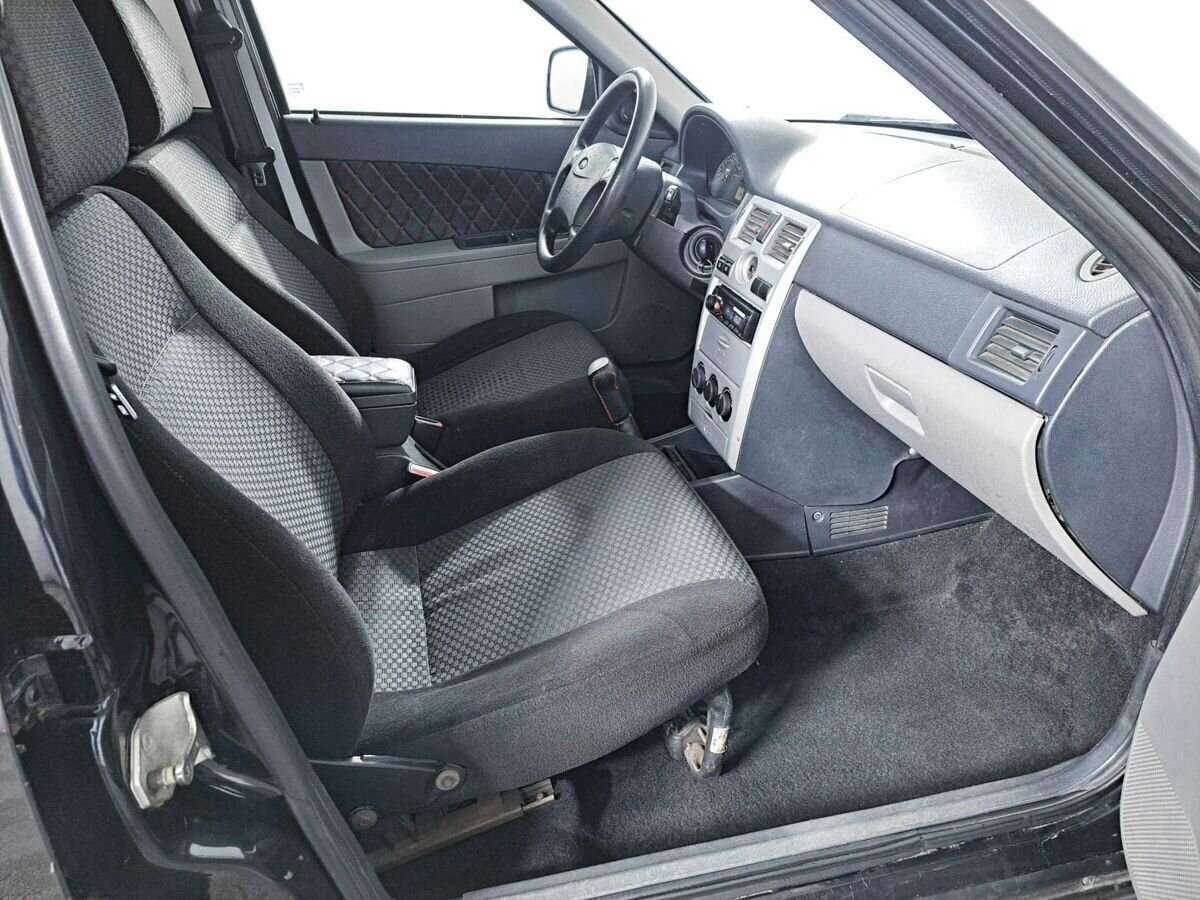 Lada (ВАЗ) Priora с пробегом — 2010 год. Фото: #8