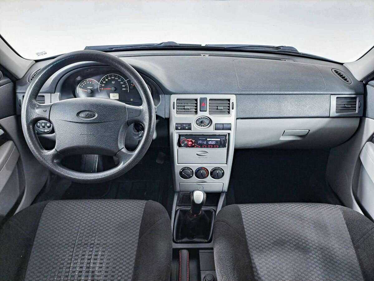 Lada (ВАЗ) Priora с пробегом — 2010 год. Фото: #11