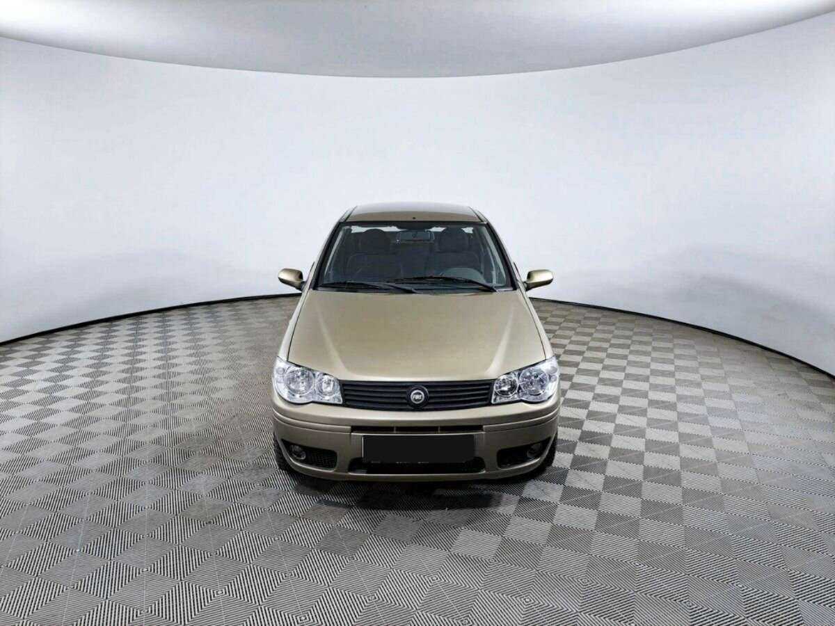 Fiat Albea с пробегом — 2010 год. Фото: #1